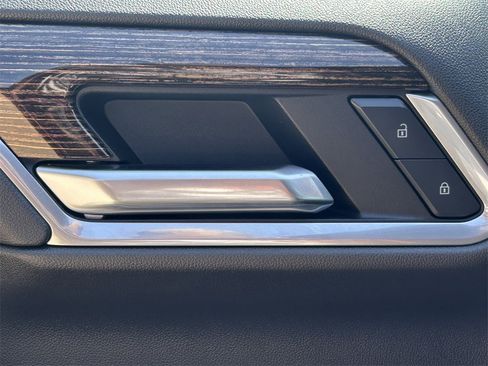 Used 2025 GMC Sierra 1500 Elevation w/ Elevation Premium Package image 18