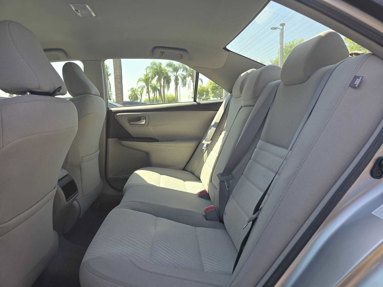 Used 2017 Toyota Camry LE FWD image 16