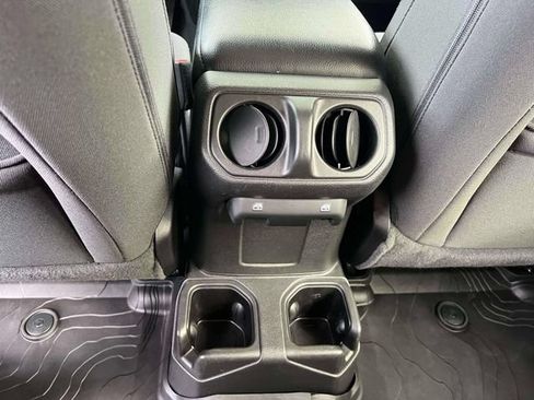Used 2022 Jeep Wrangler Unlimited Sport AWD/4WD image 23