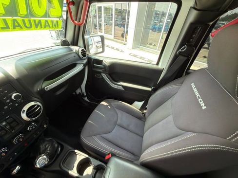 Used 2014 Jeep Wrangler Unlimited Rubicon w/ Connectivity Group AWD/4WD image 18
