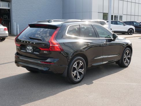 Used 2022 Volvo XC60 B5 Momentum w/ Climate Package AWD/4WD image 7