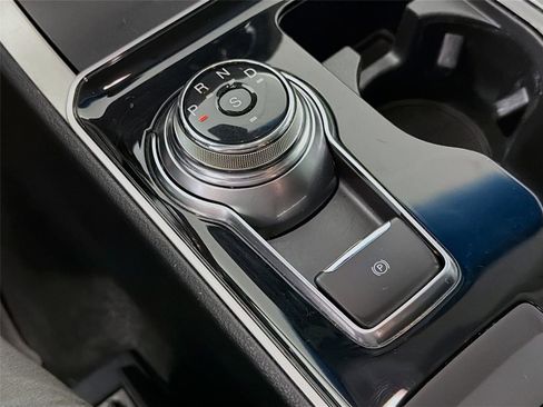 Used 2020 Ford Edge SEL w/ Convenience Package image 18