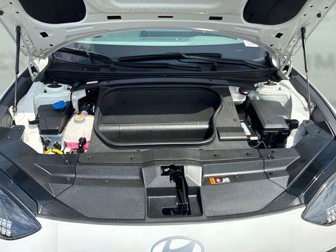 Used 2025 Hyundai Ioniq 6 SEL RWD image 29