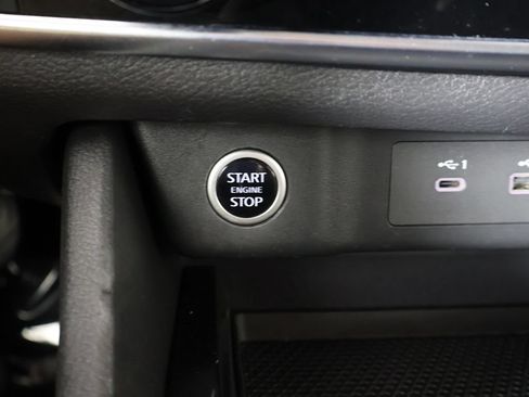 Used 2023 Nissan Rogue S AWD/4WD image 31