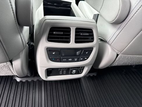 Used 2019 Honda Pilot Touring image 23