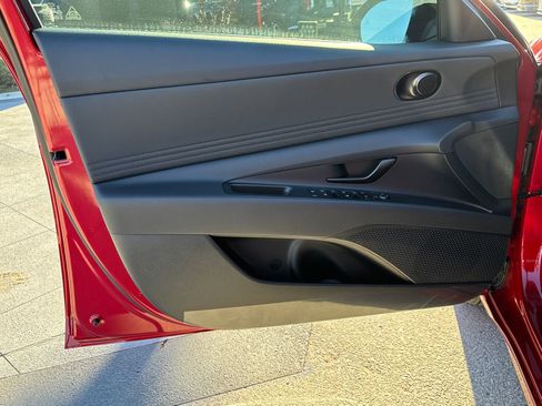 Certified 2025 Hyundai Elantra Sport image 10