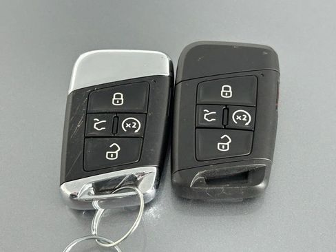 Used 2023 Volkswagen Atlas SEL AWD/4WD image 38