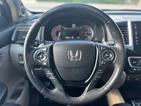 Used 2017 Honda Pilot Elite image 12