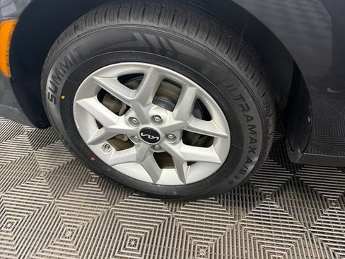 Certified 2022 Kia Soul LX w/ Technology Package FWD image 27