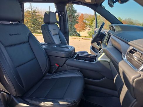 Certified 2022 GMC Yukon Denali AWD/4WD image 10