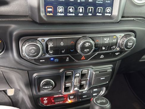 Used 2023 Jeep Wrangler Unlimited Rubicon 4xe w/ Steel Bumper Group AWD/4WD image 40