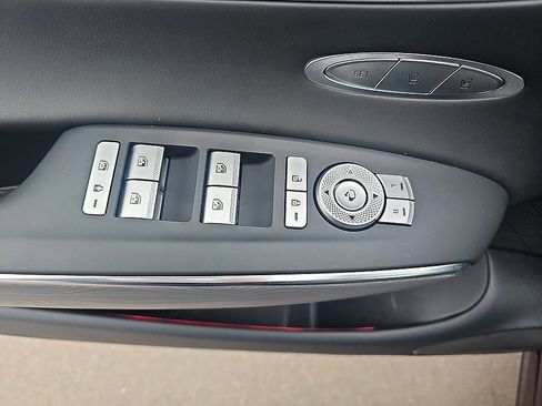 Used 2022 Genesis GV70 2.5T w/ Advanced Package image 13