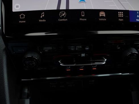 New 2025 Jeep Grand Cherokee Limited w/ Black Appearance Package image 15