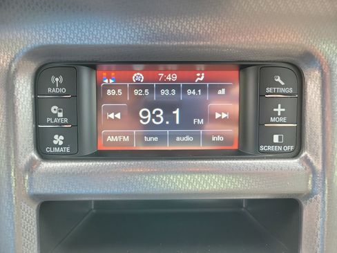 Used 2012 Dodge Charger SE image 9