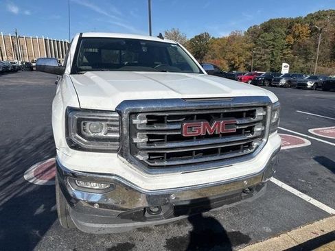 Used 2017 GMC Sierra 1500 SLT image 2