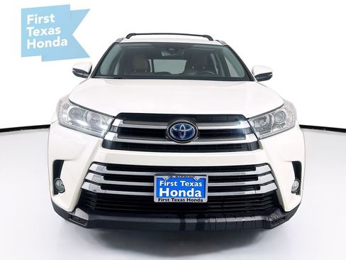 Used 2018 Toyota Highlander Limited image 2