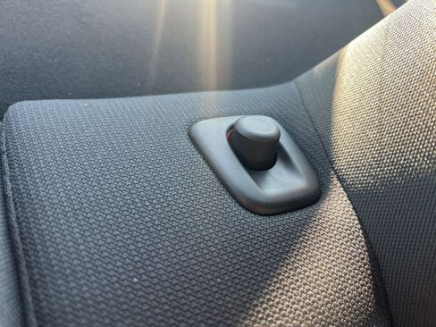 Used 2025 Toyota Corolla LE image 47