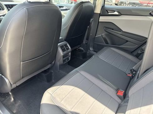 Used 2023 Volkswagen Taos SE FWD image 10