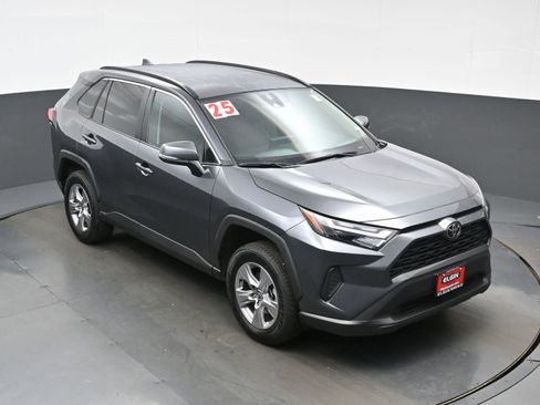 Used 2025 Toyota RAV4 XLE AWD/4WD image 35