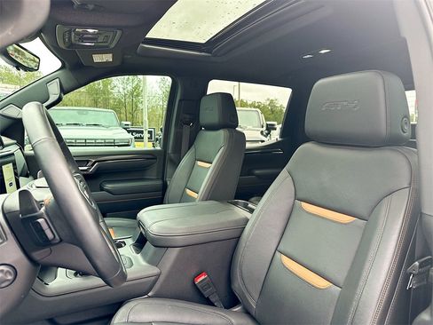 Used 2025 GMC Sierra 1500 AT4 w/ AT4 Premium Package image 8