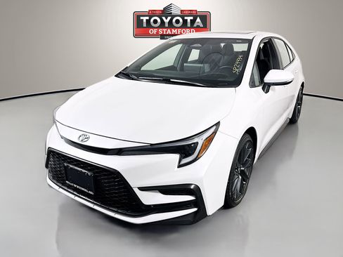 Certified 2025 Toyota Corolla XSE image 3