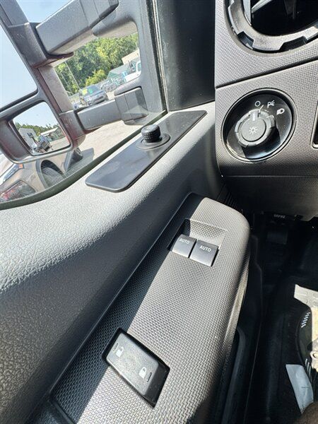 Used 2016 Ford F550 Luxury RWD image 17