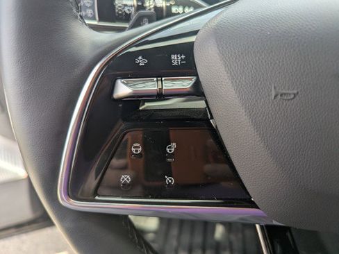 Used 2024 Cadillac Lyriq Luxury AWD/4WD image 13