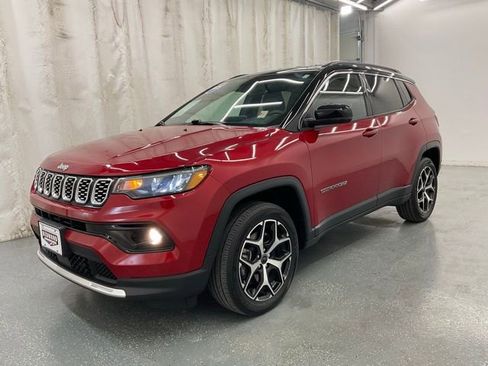 Used 2025 Jeep Compass Limited AWD/4WD image 4