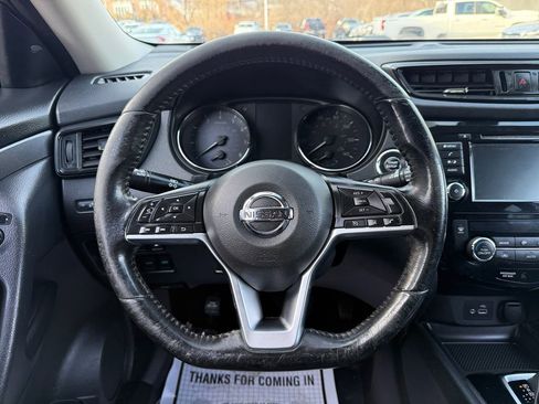 Used 2019 Nissan Rogue SV AWD/4WD image 18