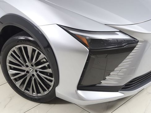 Used 2023 Lexus RZ 450e Premium AWD/4WD image 17