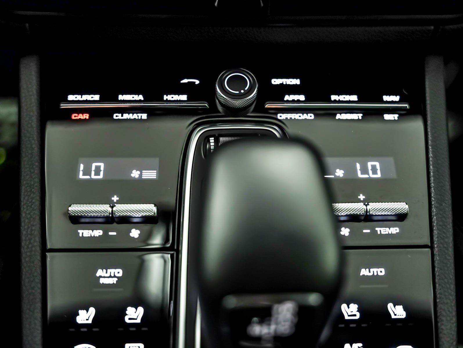 Certified 2023 Porsche Cayenne Platinum Edition w/ Towing Package w/o Tow Ball AWD/4WD image 21