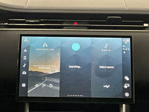 Used 2023 Land Rover Range Rover Autobiography image 11