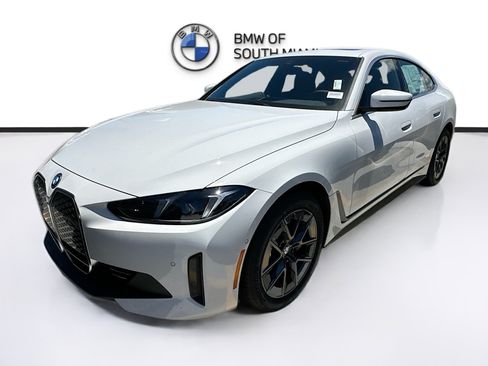 Used 2025 BMW i4 eDrive40 w/ Parking Assistance Package RWD image 2