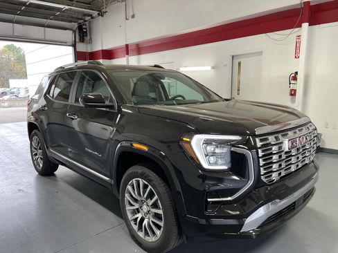 New 2026 GMC Terrain Denali w/ LPO, Floor Liner Package image 3