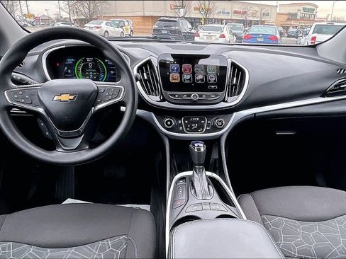 Used 2018 Chevrolet Volt LT image 18