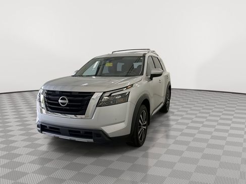 Certified 2025 Nissan Pathfinder Platinum w/ Cargo Package image 5