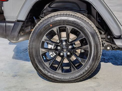 Used 2023 Jeep Wrangler Unlimited Sahara AWD/4WD image 12