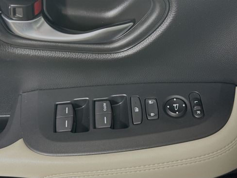Certified 2026 Honda HR-V LX image 20