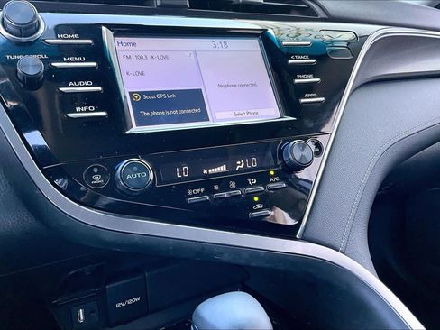 Used 2018 Toyota Camry XSE FWD image 35
