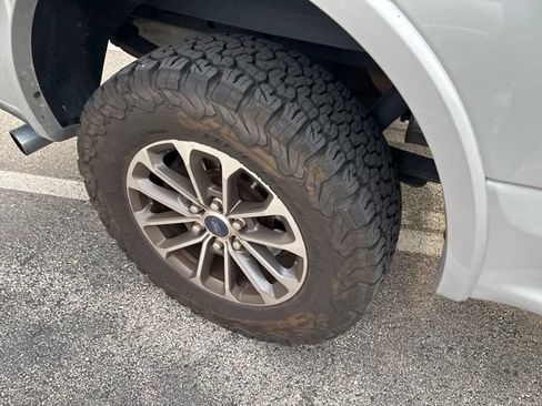 Used 2019 Ford F150 XLT w/ Equipment Group 302A Luxury AWD/4WD image 8