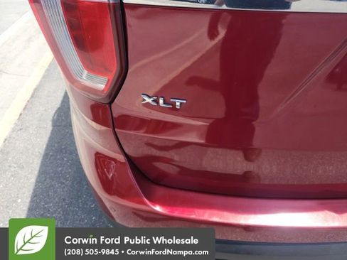 Used 2017 Ford Explorer XLT AWD/4WD image 17