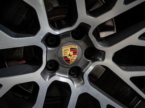 Used 2019 Porsche Macan S image 12