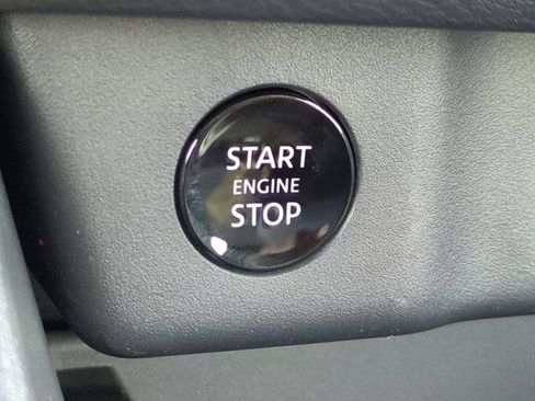 Used 2026 Nissan Rogue SV FWD image 25
