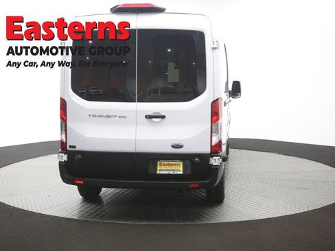Used 2019 Ford Transit 250 148 Medium Roof RWD image 38