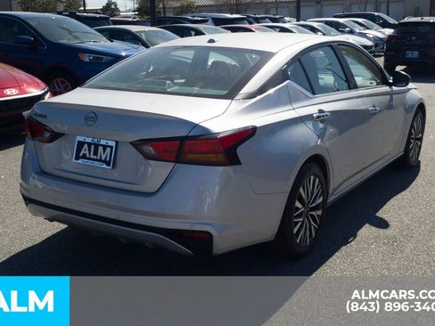 Used 2025 Nissan Altima 2.5 SV image 5