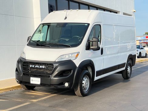 Used 2023 RAM ProMaster 2500 w/ Convenience Group FWD image 7