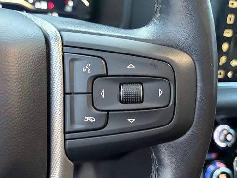 Used 2022 GMC Yukon XL Denali w/ Advanced Technology Package image 8