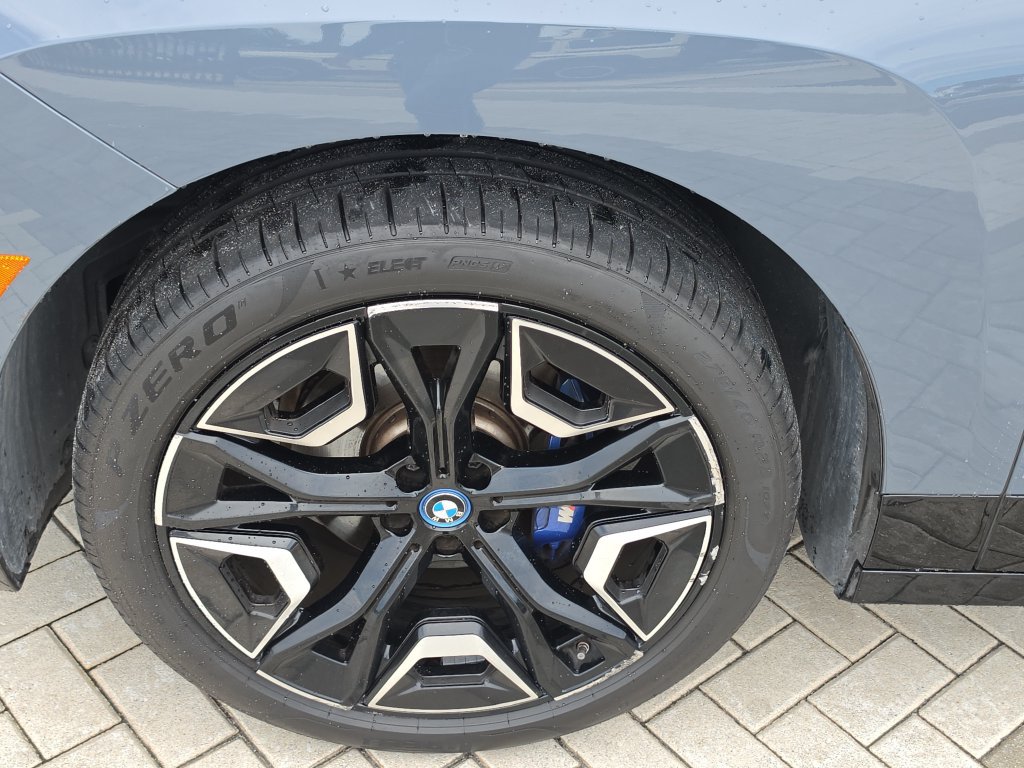 Used 2023 BMW iX M60 AWD/4WD image 6