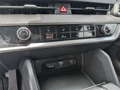 Used 2025 Kia Sportage LX FWD image 18