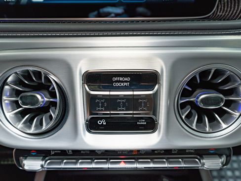 Used 2025 Mercedes-Benz G 63 AMG 4MATIC image 23